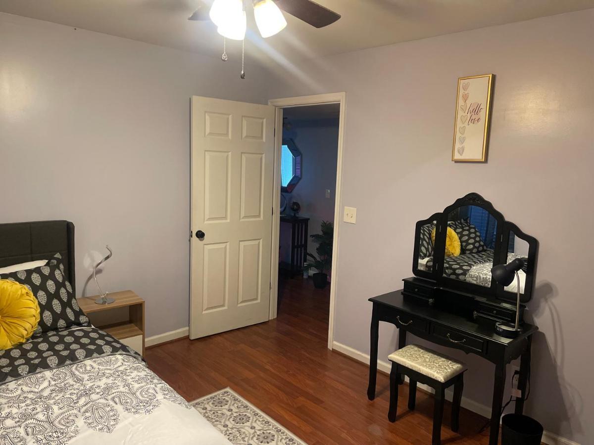 Cute 2-Brm Walkout Apt With Pool Table And Theater Lexington Exterior photo