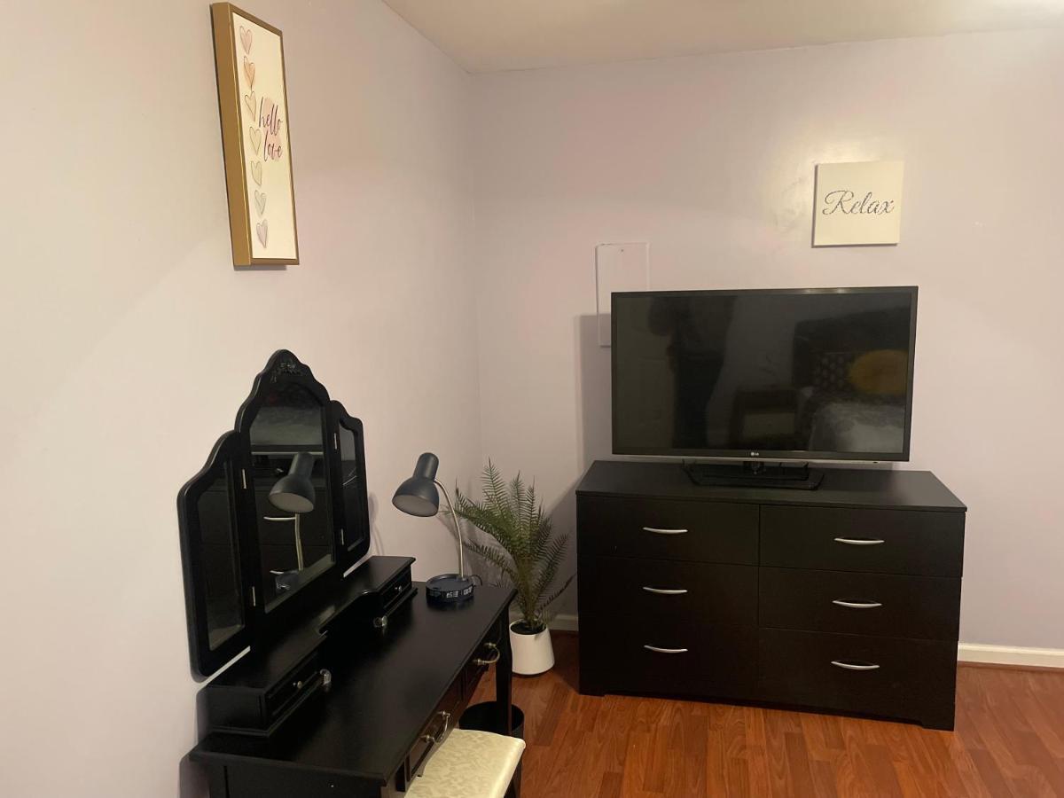 Cute 2-Brm Walkout Apt With Pool Table And Theater Lexington Exterior photo