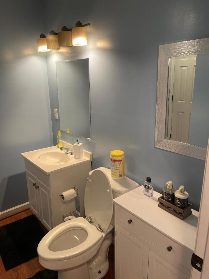 Cute 2-Brm Walkout Apt With Pool Table And Theater Lexington Exterior photo