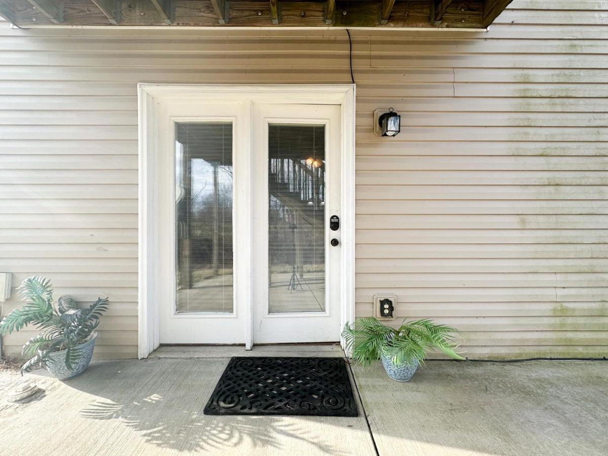 Cute 2-Brm Walkout Apt With Pool Table And Theater Lexington Exterior photo